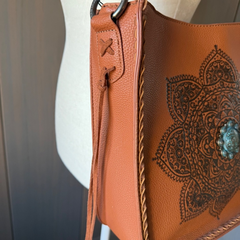 MONTANA WEST Concealed Carry Hobo Bag *NEW* - Picture 4 of 15